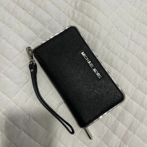 MICHAEL KORS Wristlet Black